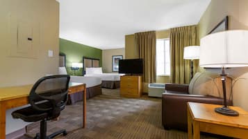 Deluxe Studio, Multiple Beds, Non Smoking | Desk, iron/ironing board, WiFi (free), bed sheets