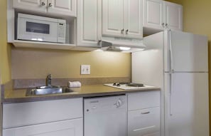 Deluxe Studio, 1 Queen Bed with Sofa bed, Non Smoking | Desk, iron/ironing board, free WiFi, bed sheets - Extended Stay America Suites Phoenix Scottsdale (Scottsdale)