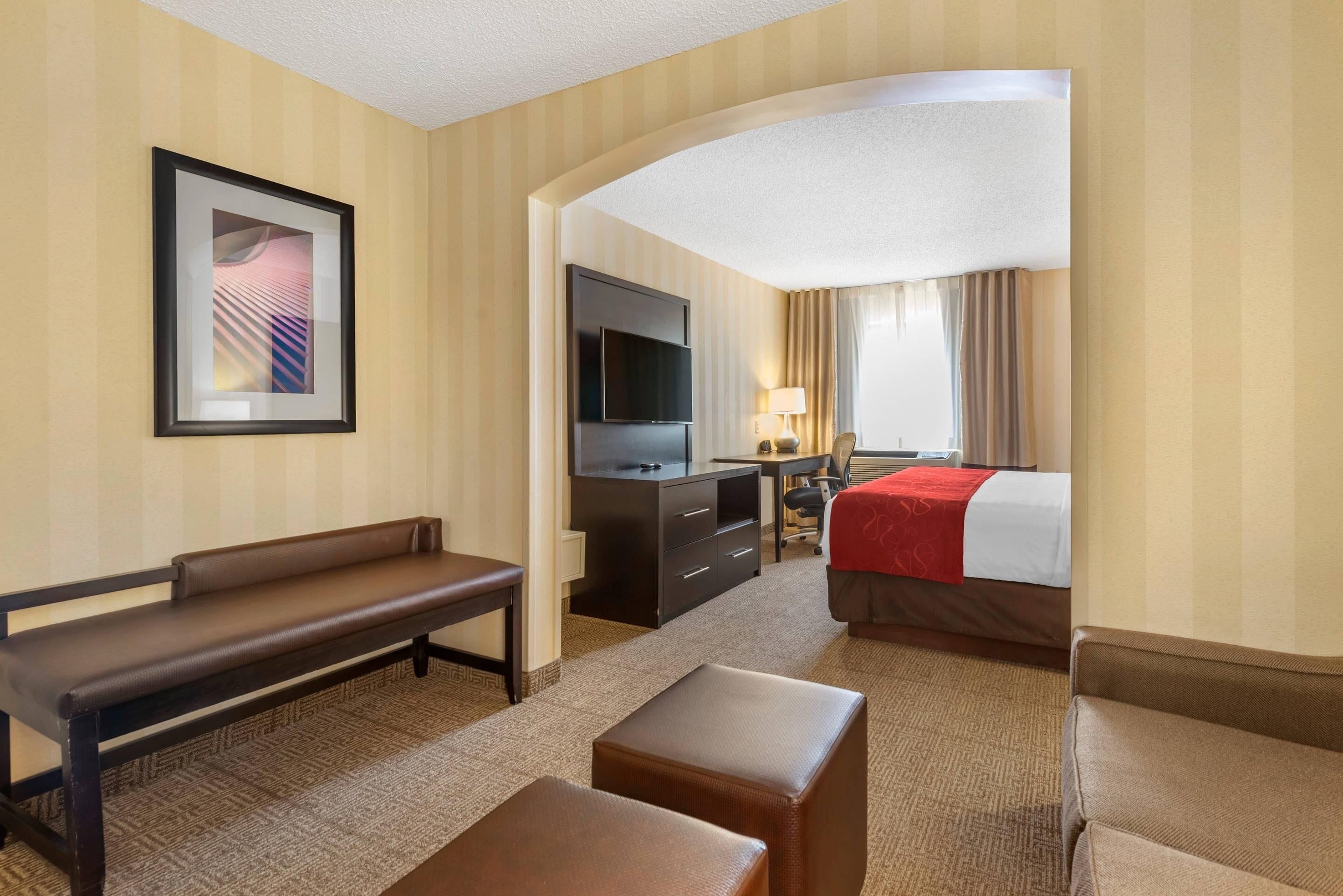 Suite, 1 King Bed with Sofa bed, Accessible, Non Smoking (Roll-In Shower) | 1 bedroom, premium bedding, pillowtop beds, in-room safe