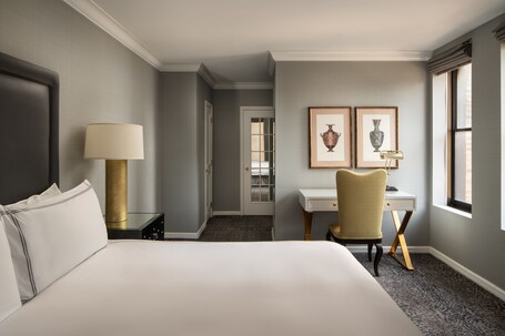 The Manhattan Club - Image 13