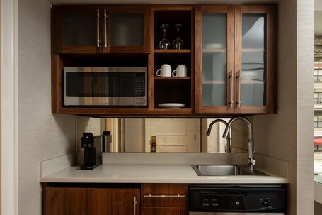 The Manhattan Club - Image 43