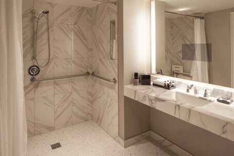 The Manhattan Club - Image 78