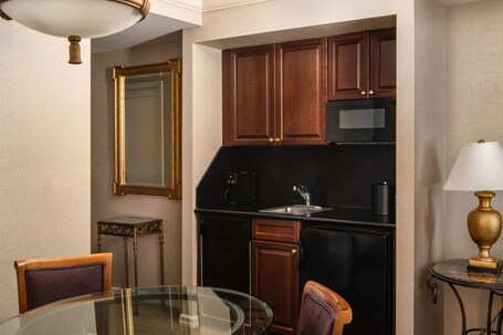 The Manhattan Club - Image 42
