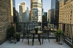 One Bedroom Balcony Suite | Terrace/patio