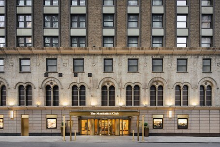 The Manhattan Club - Image 15