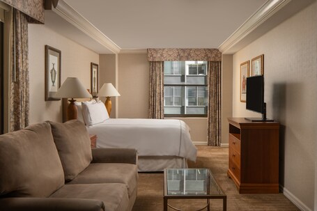 The Manhattan Club - Image 12