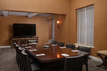 The Manhattan Club - Image 25