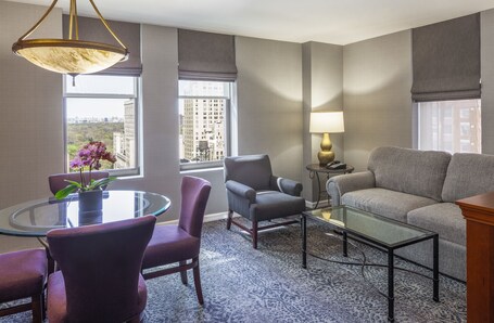 The Manhattan Club - Image 35