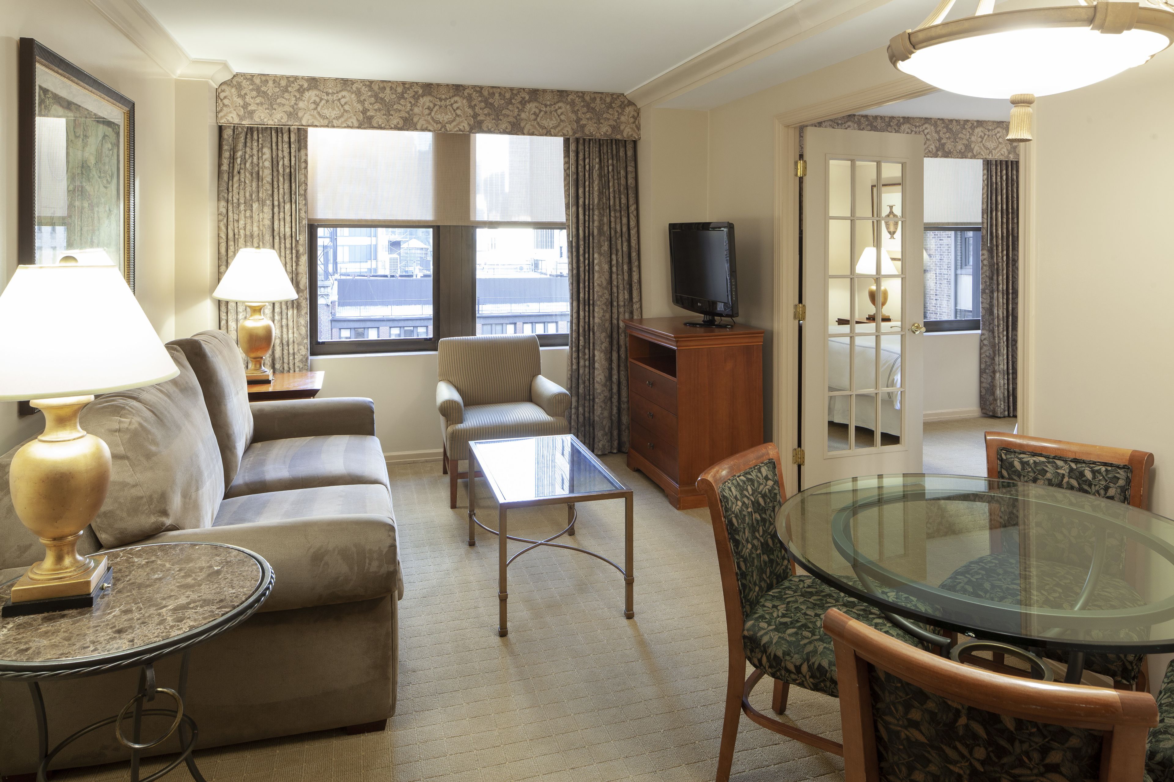 suite, 1 bedroom | living room | 32-inch tv with cable channels