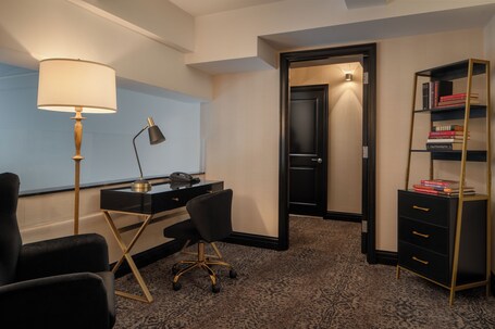 The Manhattan Club - Image 54