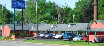 A Victory Inn & Suites - Detroit