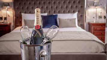 Phòng Suite Superior | Bộ đồ giường kháng dị ứng, trang trí khác biệt, bàn