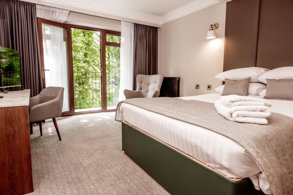 Hypo-allergenic bedding, individually decorated, desk, laptop workspace