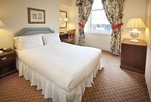 ห้องพักตกแต่งอย่างมีเอกลักษณ์, ตกแต่งพิเศษโดยเฉพาะ, โต๊ะทำงาน