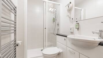 Apartment, 1 Bedroom | Bathroom | Free toiletries, hair dryer, towels, soap