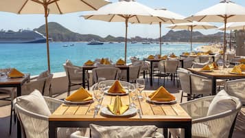 6 restaurants, breakfast, lunch, dinner served; Italian cuisine