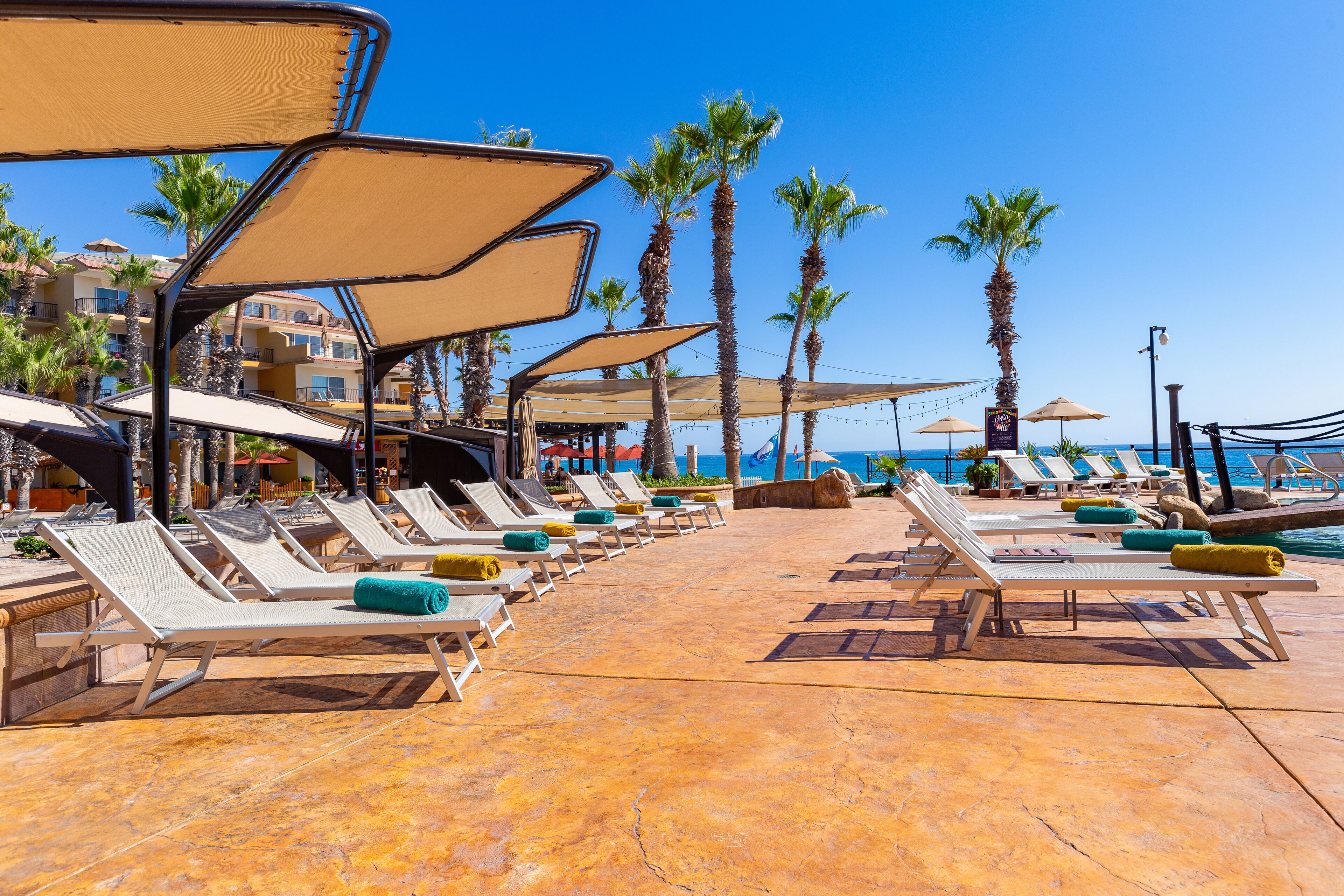 3 albercas al aire libre y camas balinesas (con cargo) 