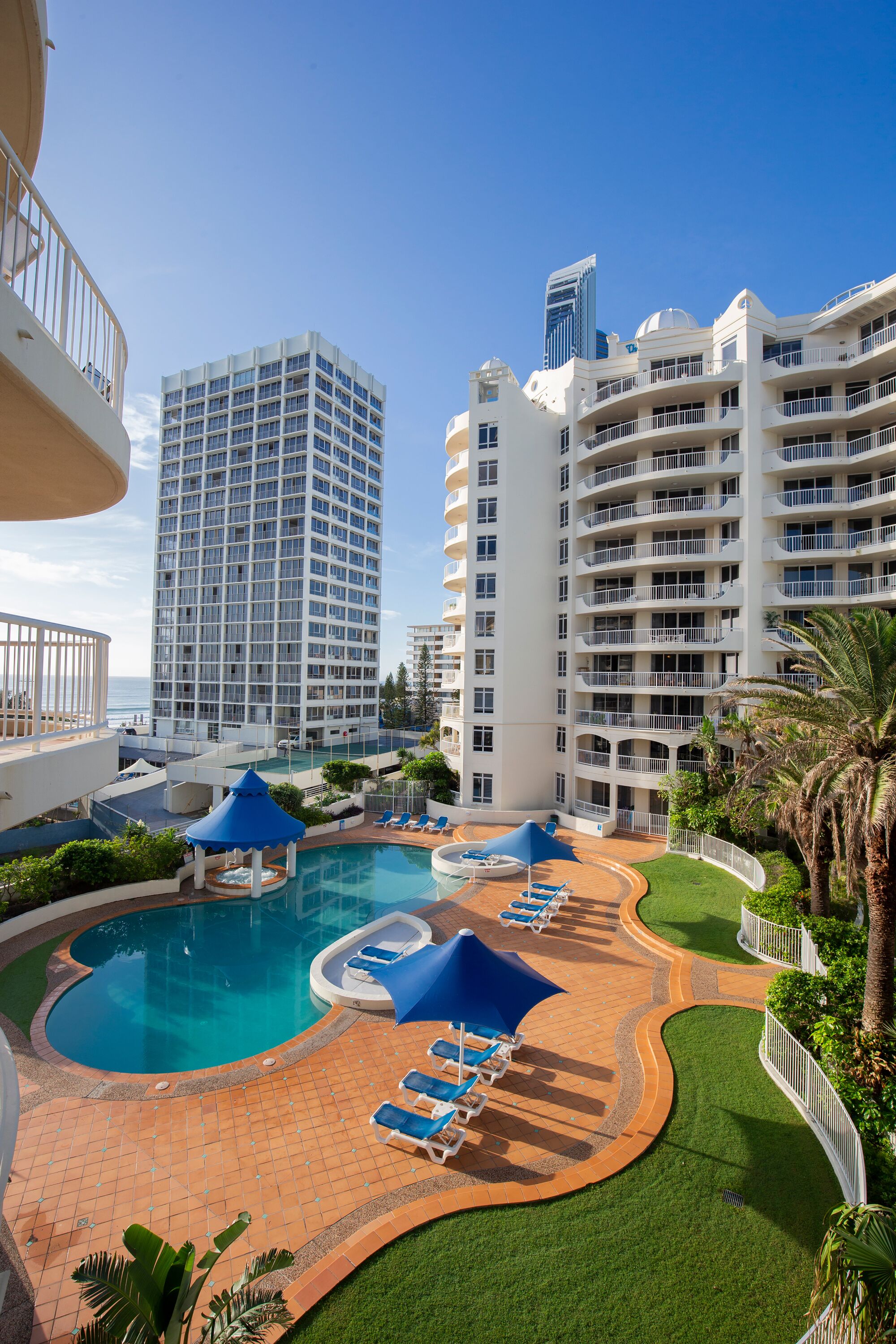 Indoor pool, 2 outdoor pools