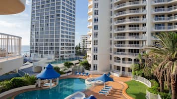 Indoor pool, 2 outdoor pools