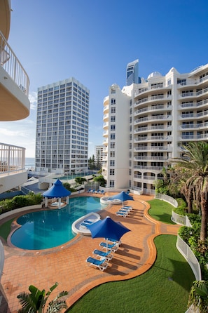 Indoor pool, 2 outdoor pools