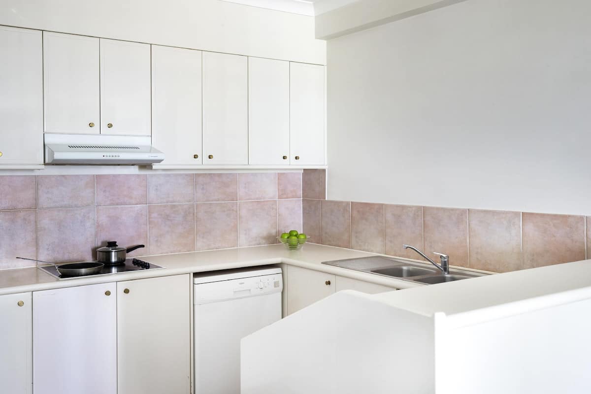 3 bedrooms, in-room safe, iron/ironing board, cots/infant beds