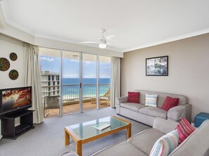 Apartment, 2 Bedrooms | In-room safe, iron/ironing board, cots/infant beds, rollaway beds - BreakFree Moroccan (Surfers Paradise)