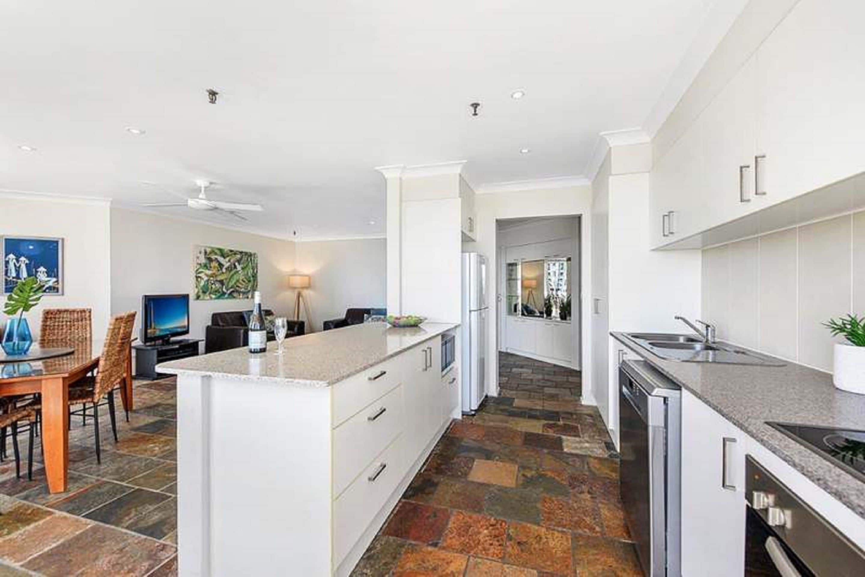 Superior Apartment, 3 Bedrooms | Private kitchen | Coffee/tea maker, fridge, microwave, oven