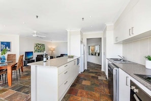 Superior Apartment, 3 Bedrooms | Private kitchen | Coffee/tea maker, fridge, microwave, oven - Focus Apartments (Surfers Paradise)
