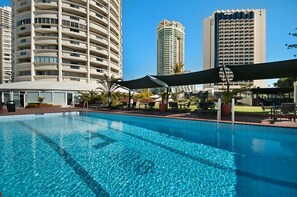 Outdoor pool - Focus Apartments (Surfers Paradise)