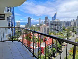 Apartment, 2 Bedrooms | Pemandangan dari bilik