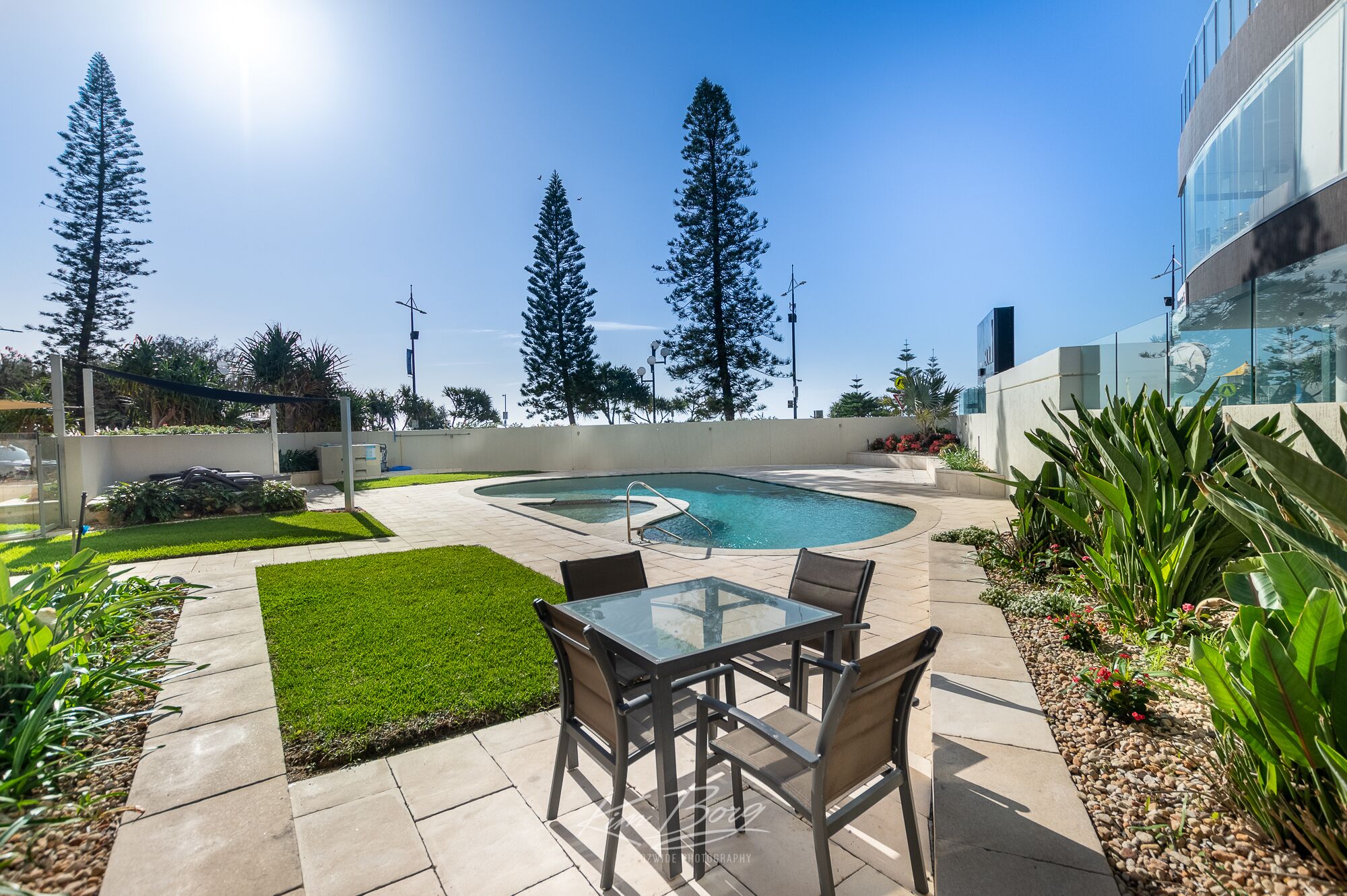 Zenith Ocean Front Apartments — image 2