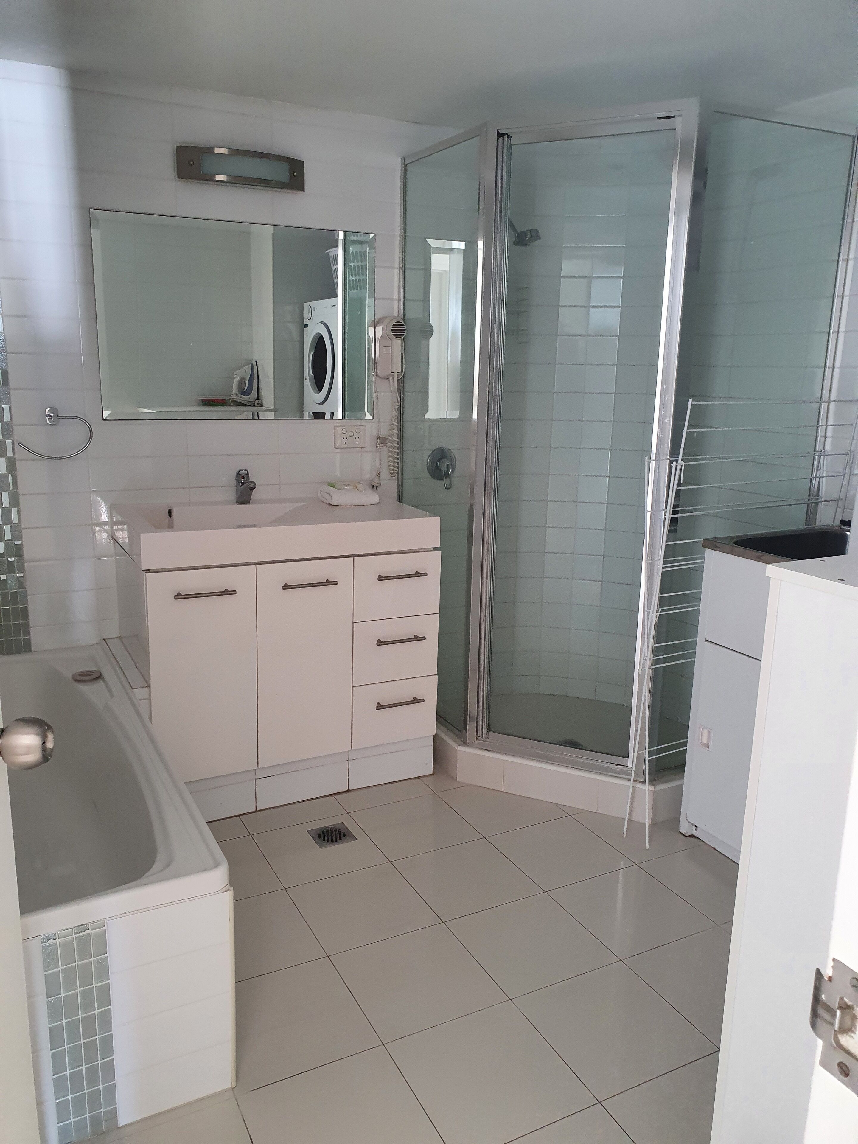 Zenith Ocean Front Apartments — image 20