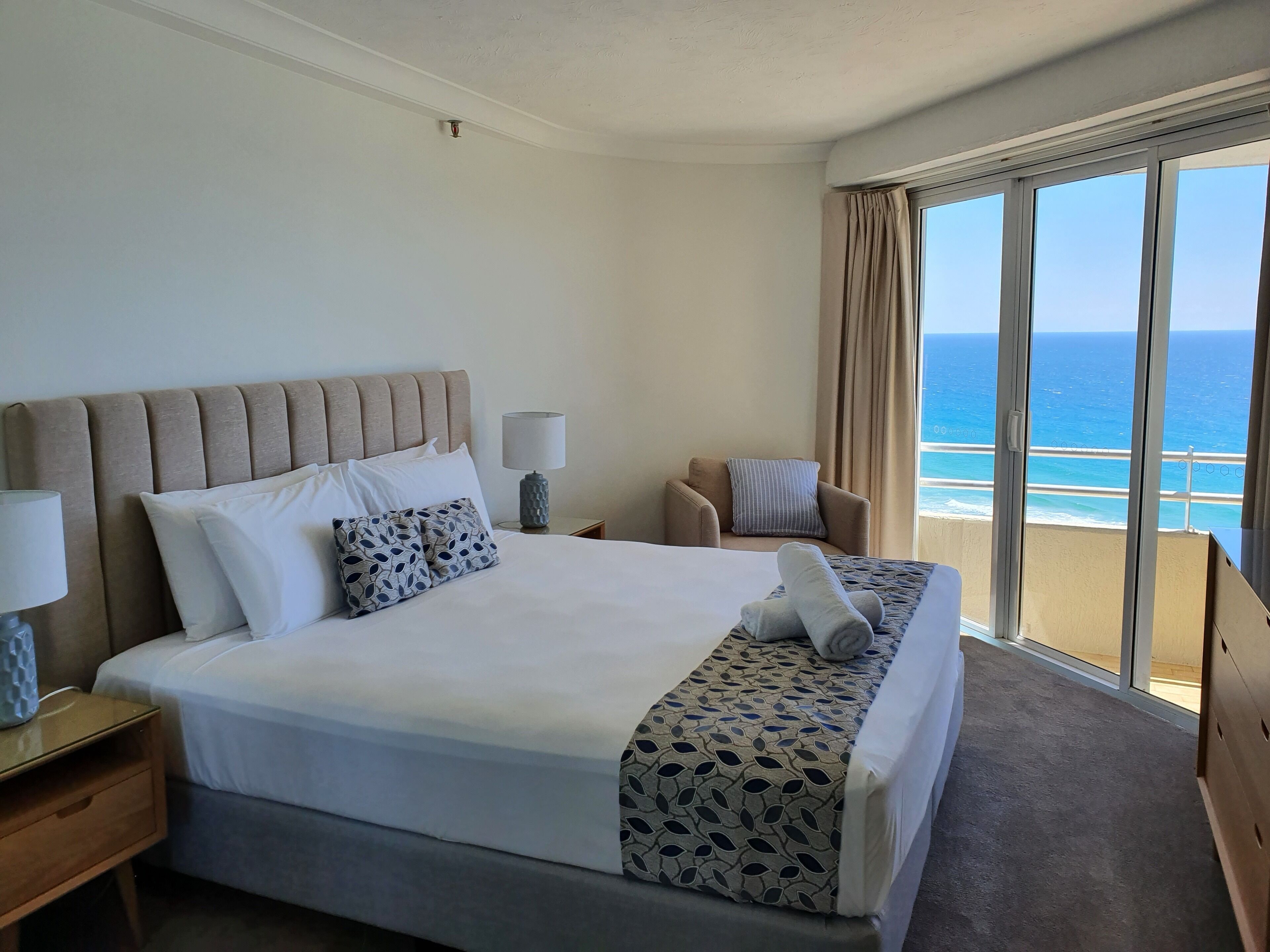 Zenith Ocean Front Apartments — image 18