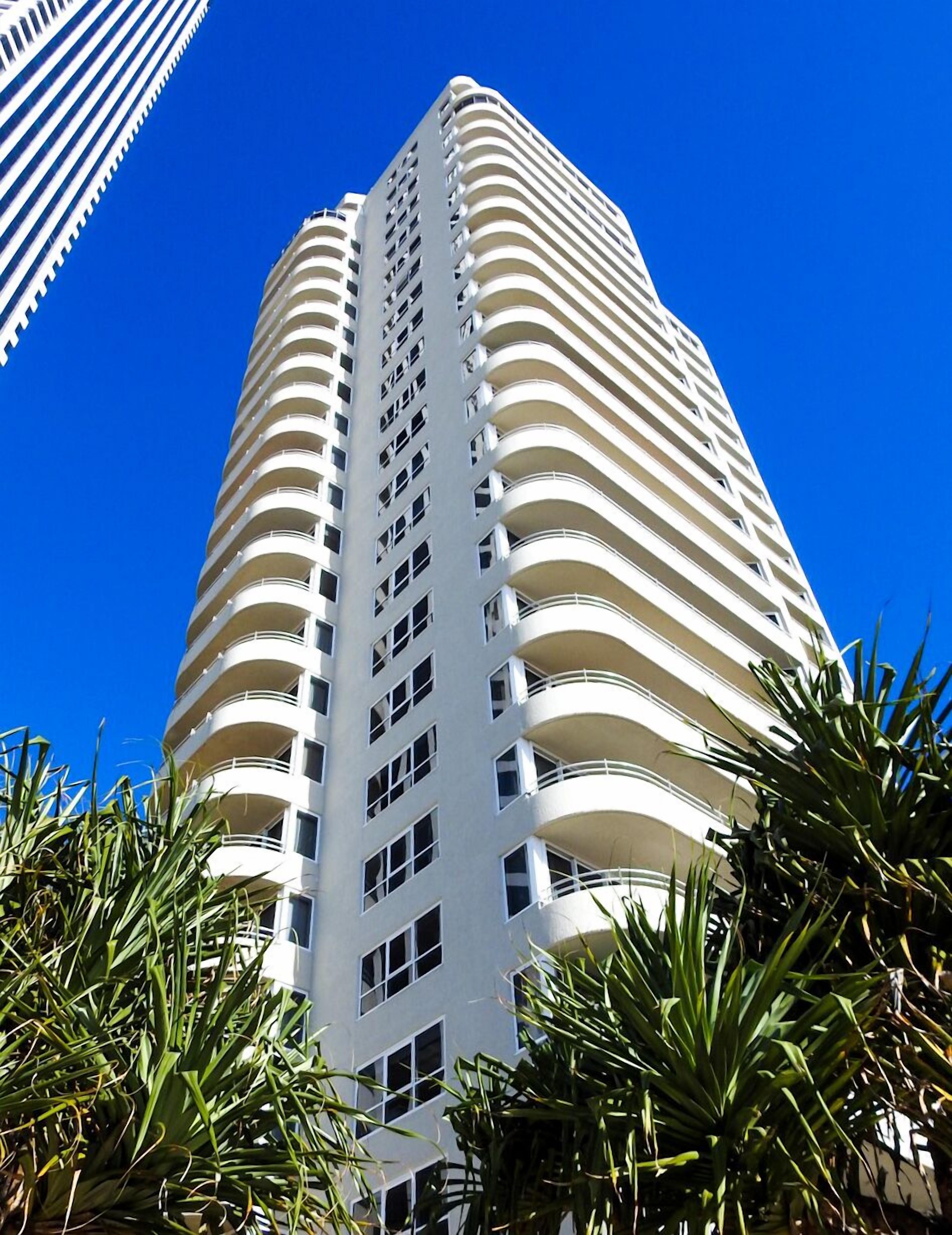 Zenith Ocean Front Apartments — image 26
