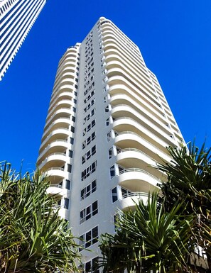 Exterior - Zenith Ocean Front Apartments (Surfers Paradise)