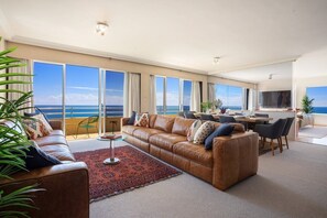 3 Bedroom Sub-Penthouse Ocean View, Ocean Front - Zenith Ocean Front Apartments (Surfers Paradise)