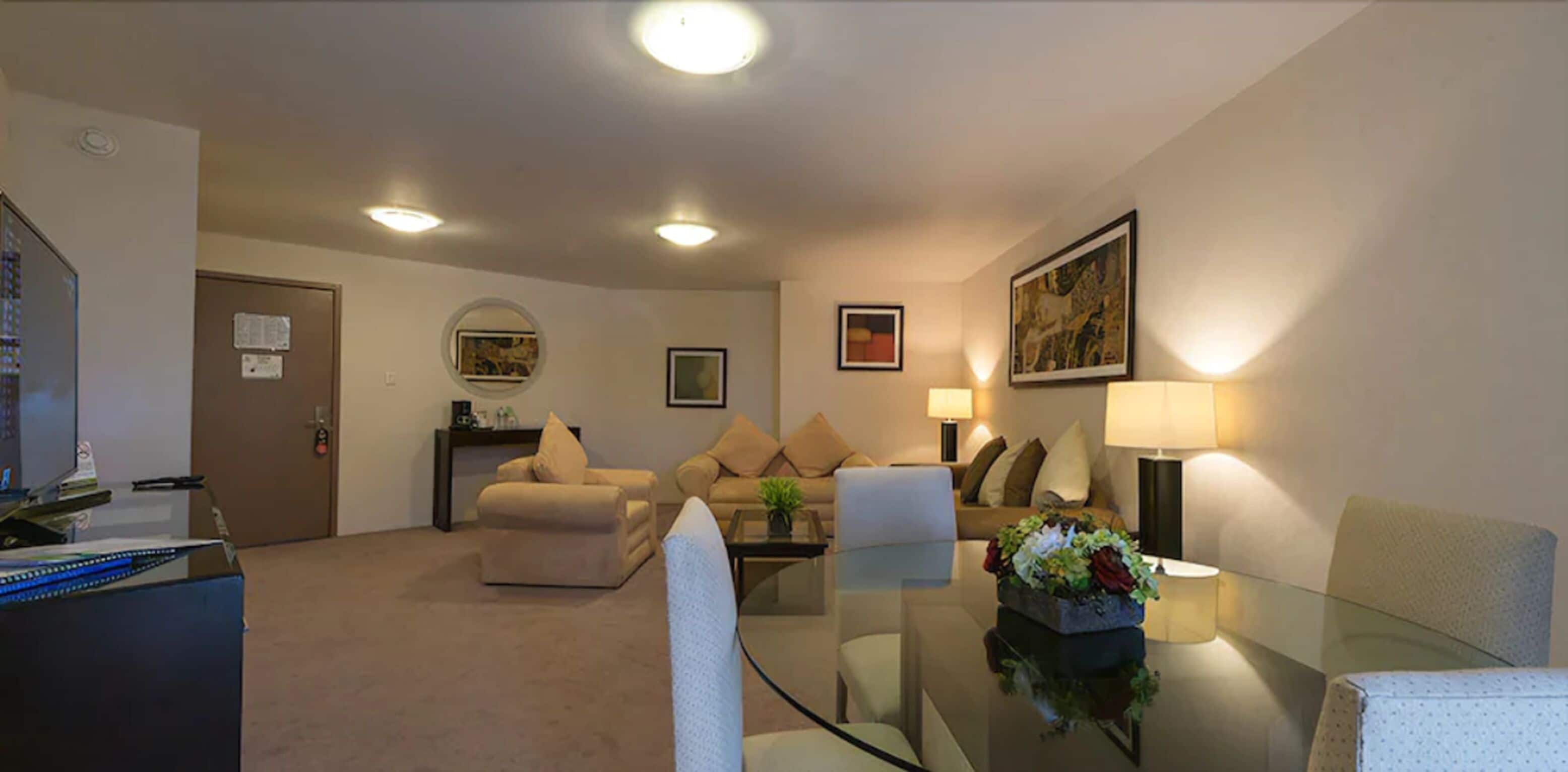 1 bedroom, Egyptian cotton sheets, premium bedding, down duvets