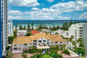 Front of property - Outrigger Burleigh (Miami)