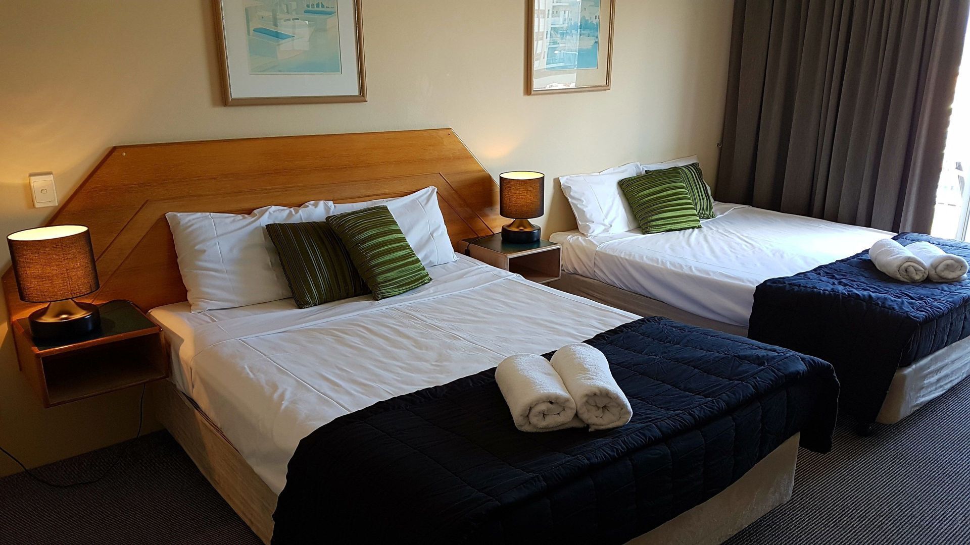 Didekorasi berbeda-beda dan dilengkapi dengan perabotan berbeda-beda