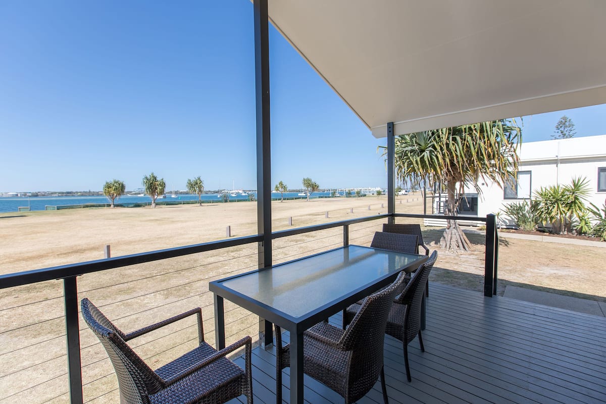 Cabaña estándar, 2 habitaciones, para no fumadores, vista a la bahía (Waterview Villa) | Balcón