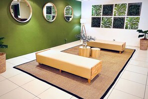 Quầy tiếp tân