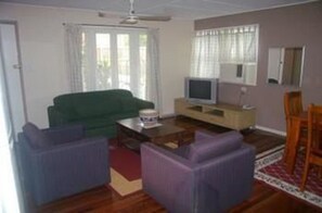 Standard Suite, 1 Bedroom (Standard Room Only) | Iron/ironing board, bed sheets