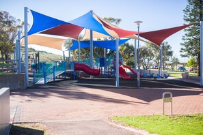 Children’s play area – outdoor - Foreshore Motor Inn (Whyalla)