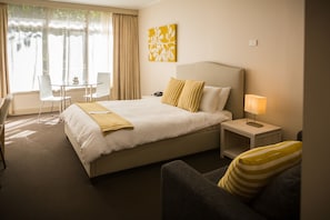 Iron/ironing board, free WiFi, bed sheets
