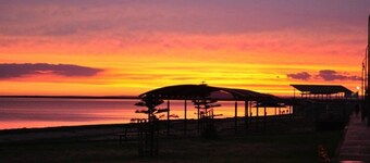 Foreshore Motor Inn