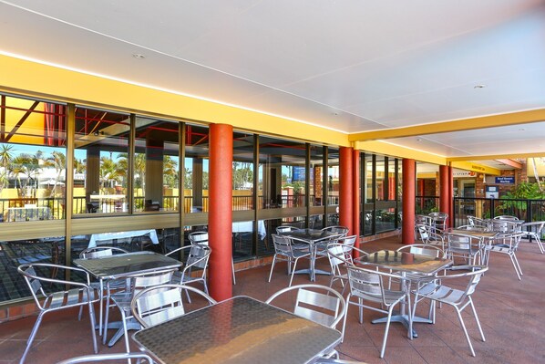 Dining - Reef Resort Motel (West Mackay)