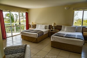 Family Room, Non Smoking, Kitchenette - Ocean International (East Mackay)