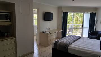 Executive Room, Non Smoking, Balcony | Iron/ironing board, free WiFi, bed sheets
