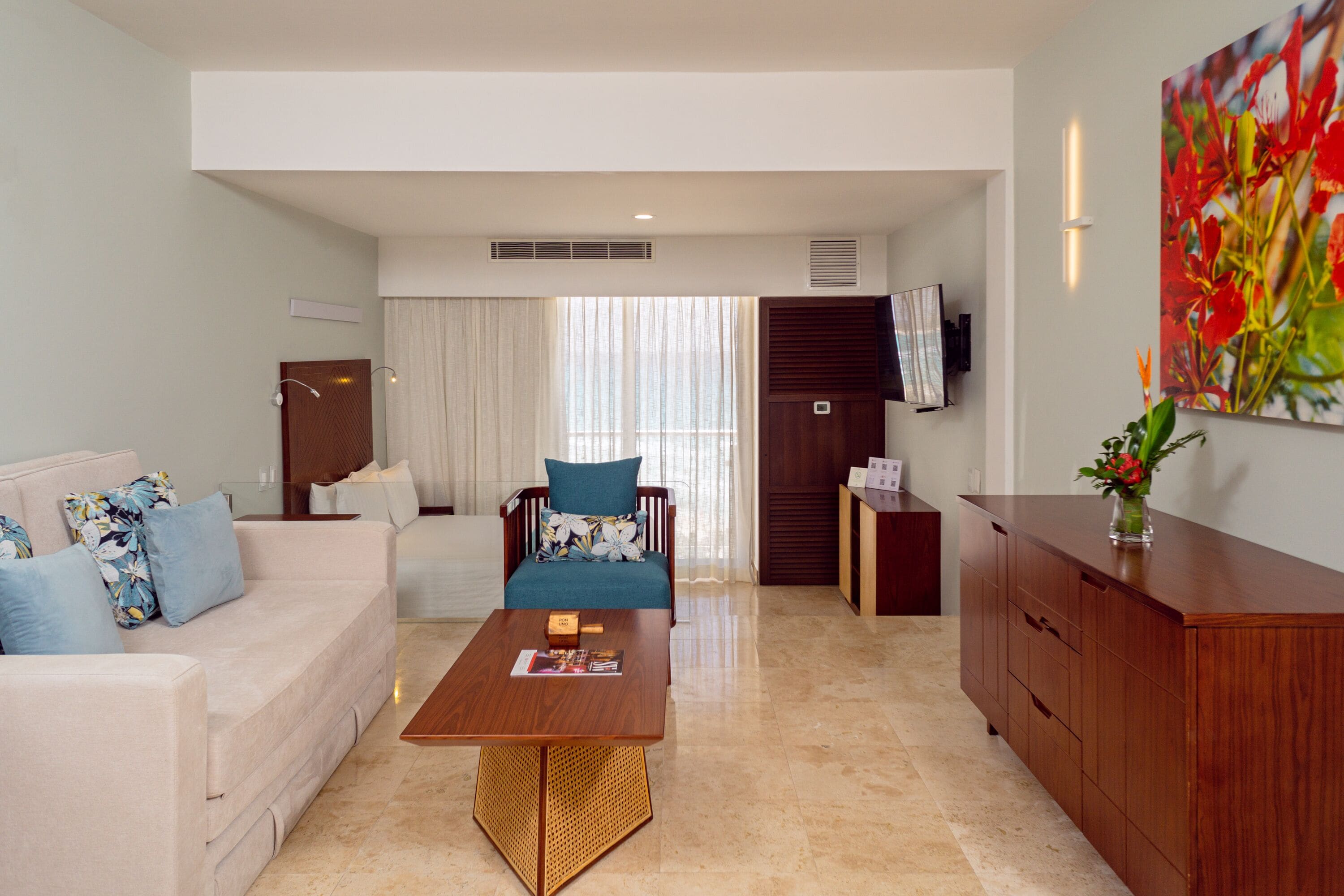 Studio | Free minibar, in-room safe, desk, iron/ironing board