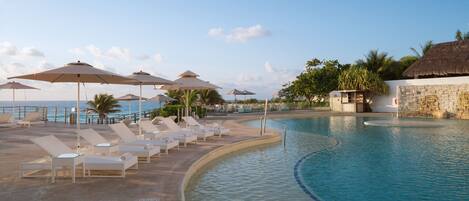 Kostenlose Minibar, Zimmersafe, Schreibtisch, Bügeleisen/Bügelbrett